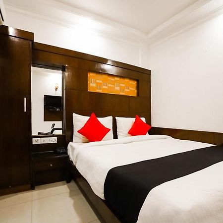 Capital O 6408 Hotel Delhi Heart New Delhi Exteriör bild