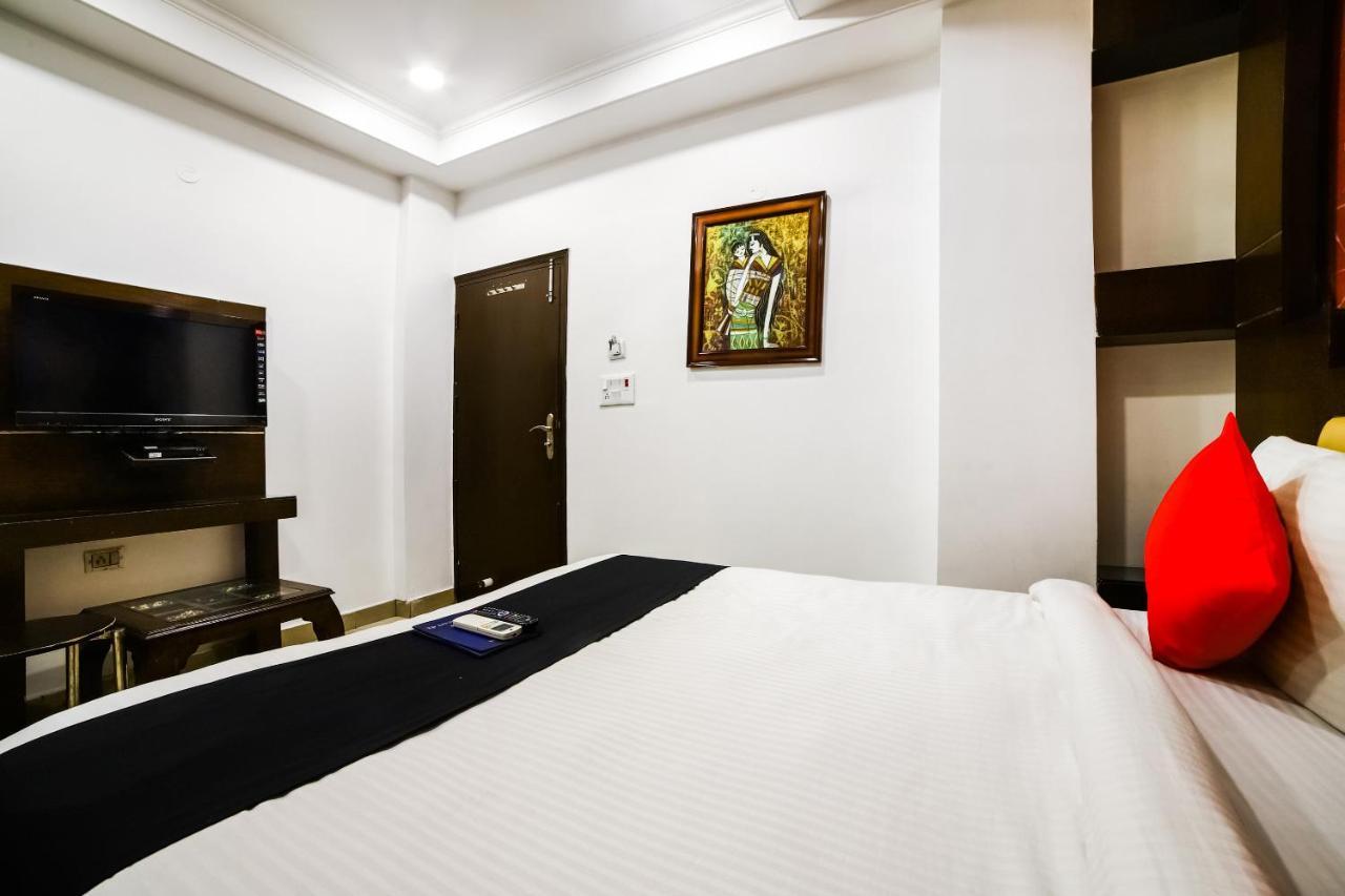 Capital O 6408 Hotel Delhi Heart New Delhi Exteriör bild