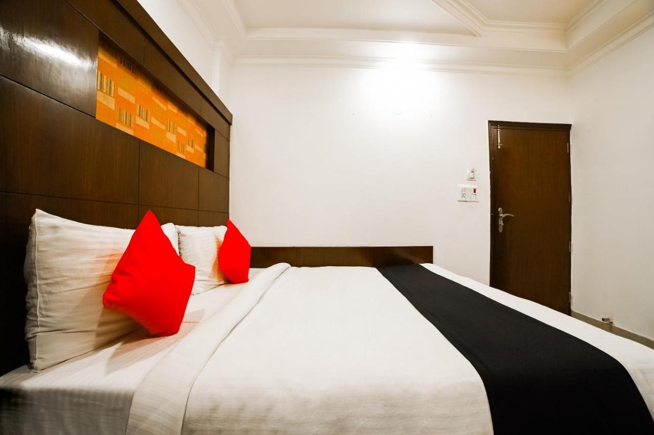 Capital O 6408 Hotel Delhi Heart New Delhi Exteriör bild