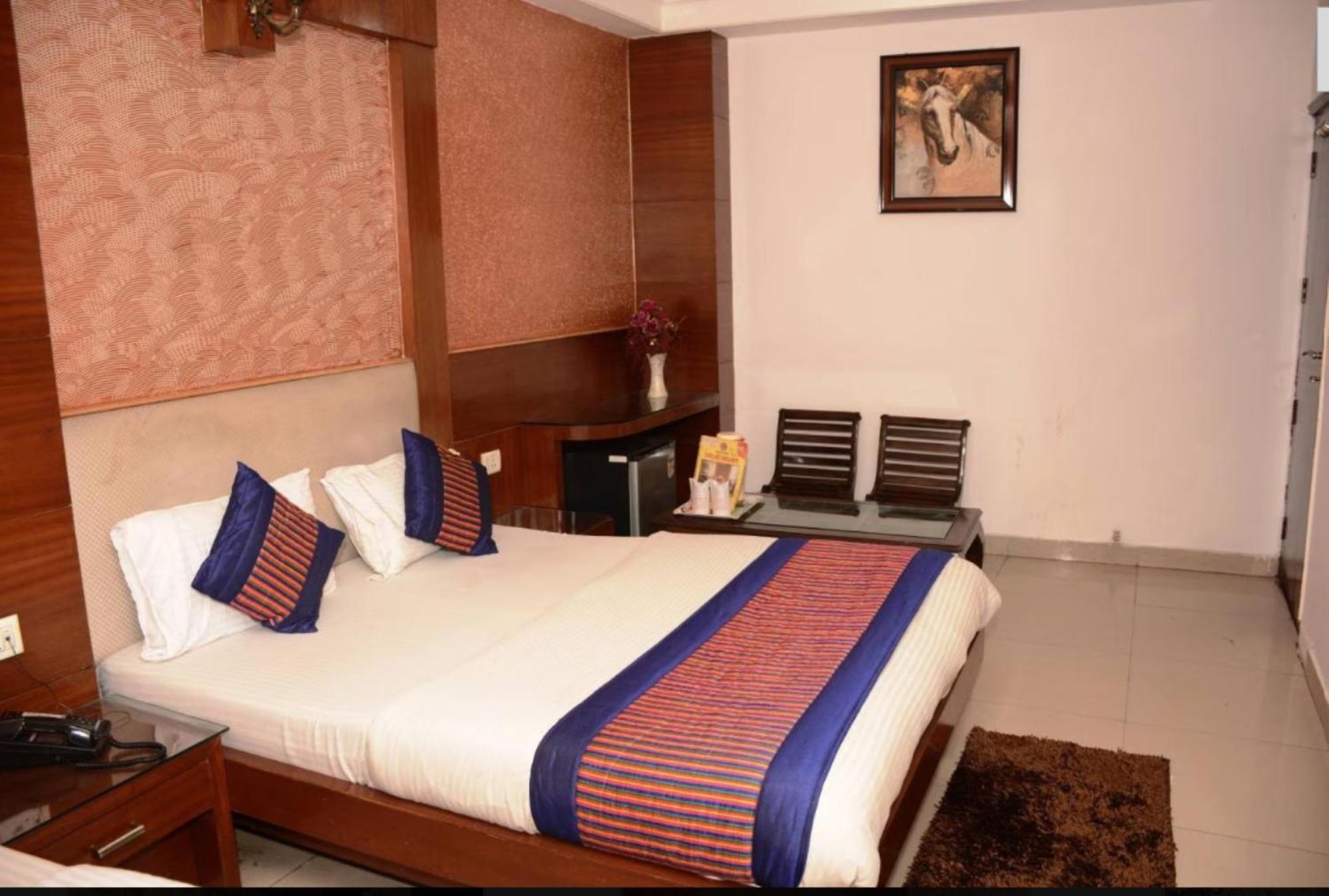 Capital O 6408 Hotel Delhi Heart New Delhi Exteriör bild