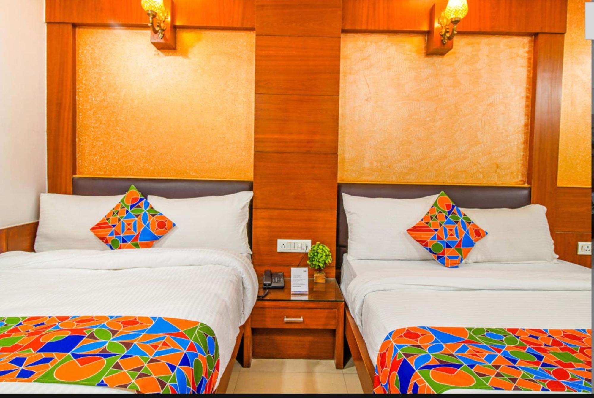 Capital O 6408 Hotel Delhi Heart New Delhi Exteriör bild