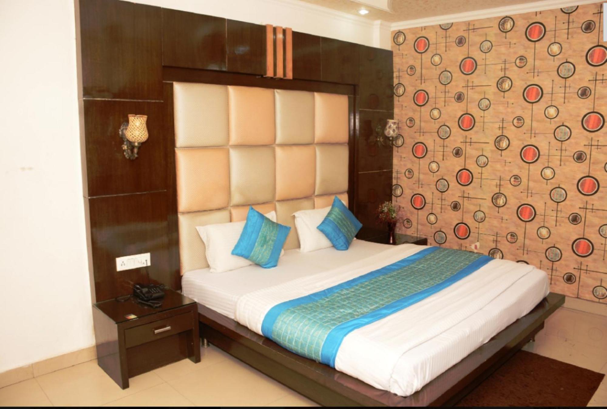 Capital O 6408 Hotel Delhi Heart New Delhi Exteriör bild