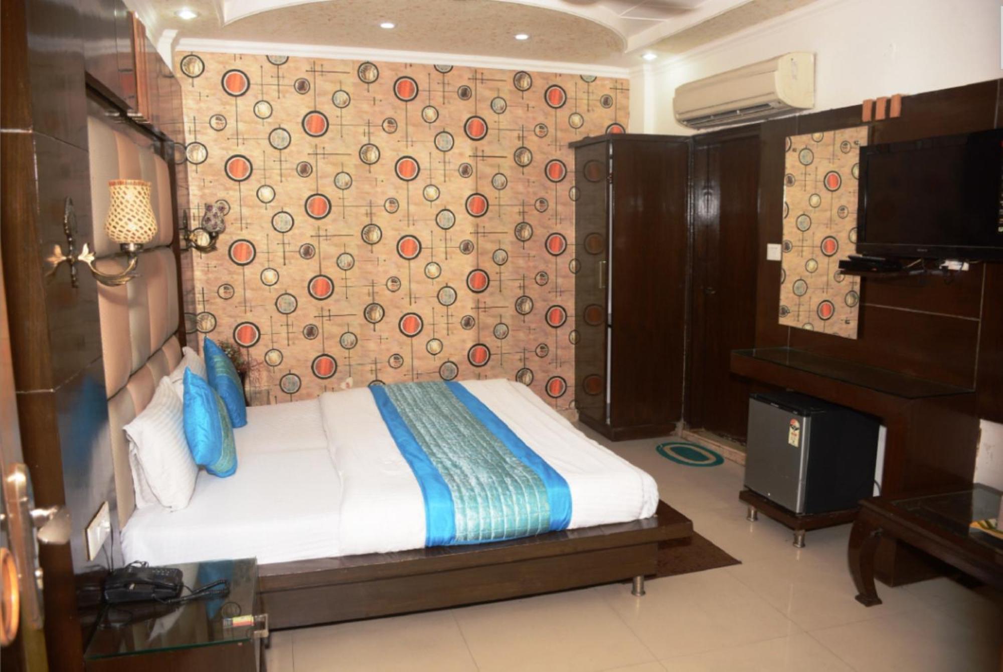 Capital O 6408 Hotel Delhi Heart New Delhi Exteriör bild