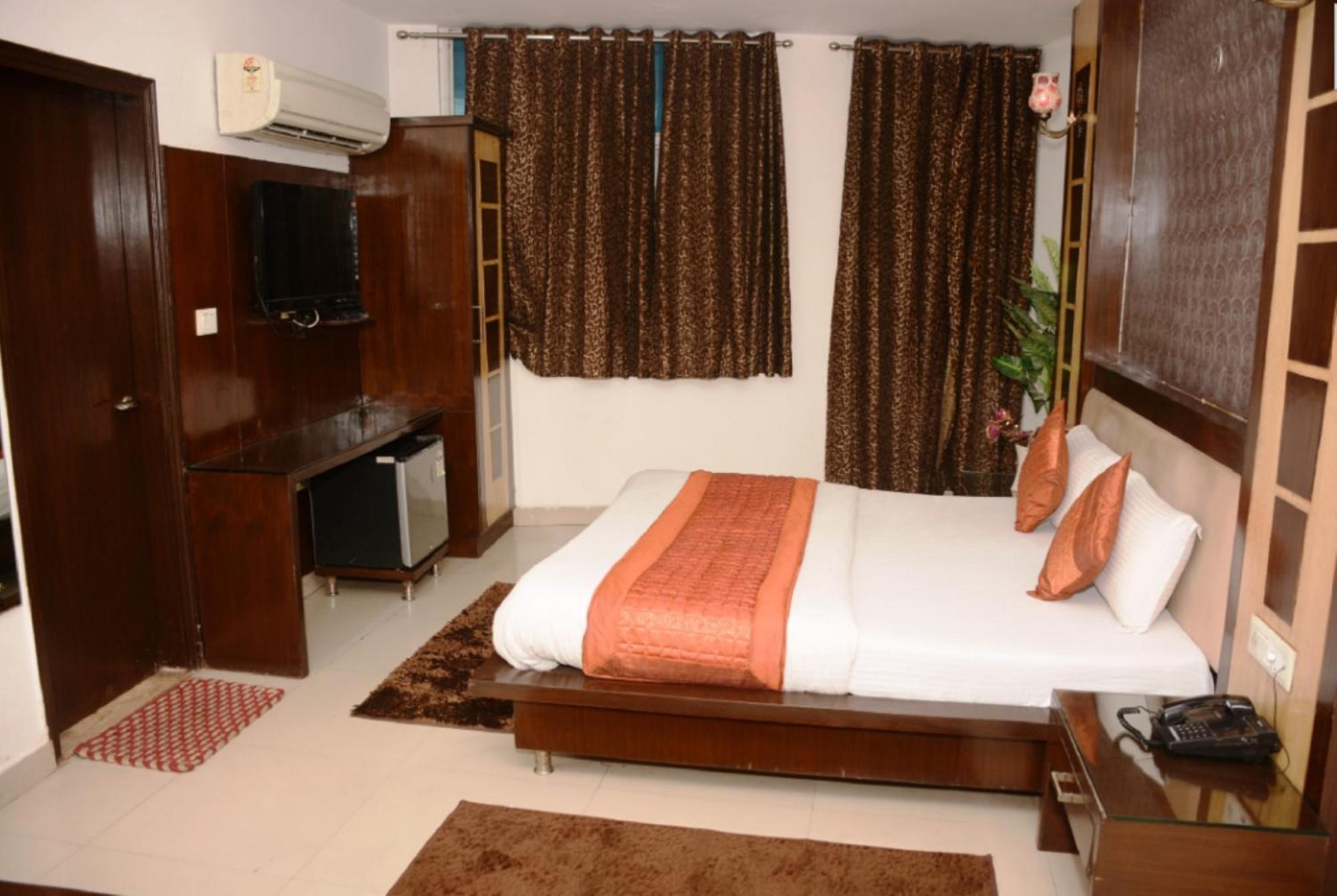 Capital O 6408 Hotel Delhi Heart New Delhi Exteriör bild