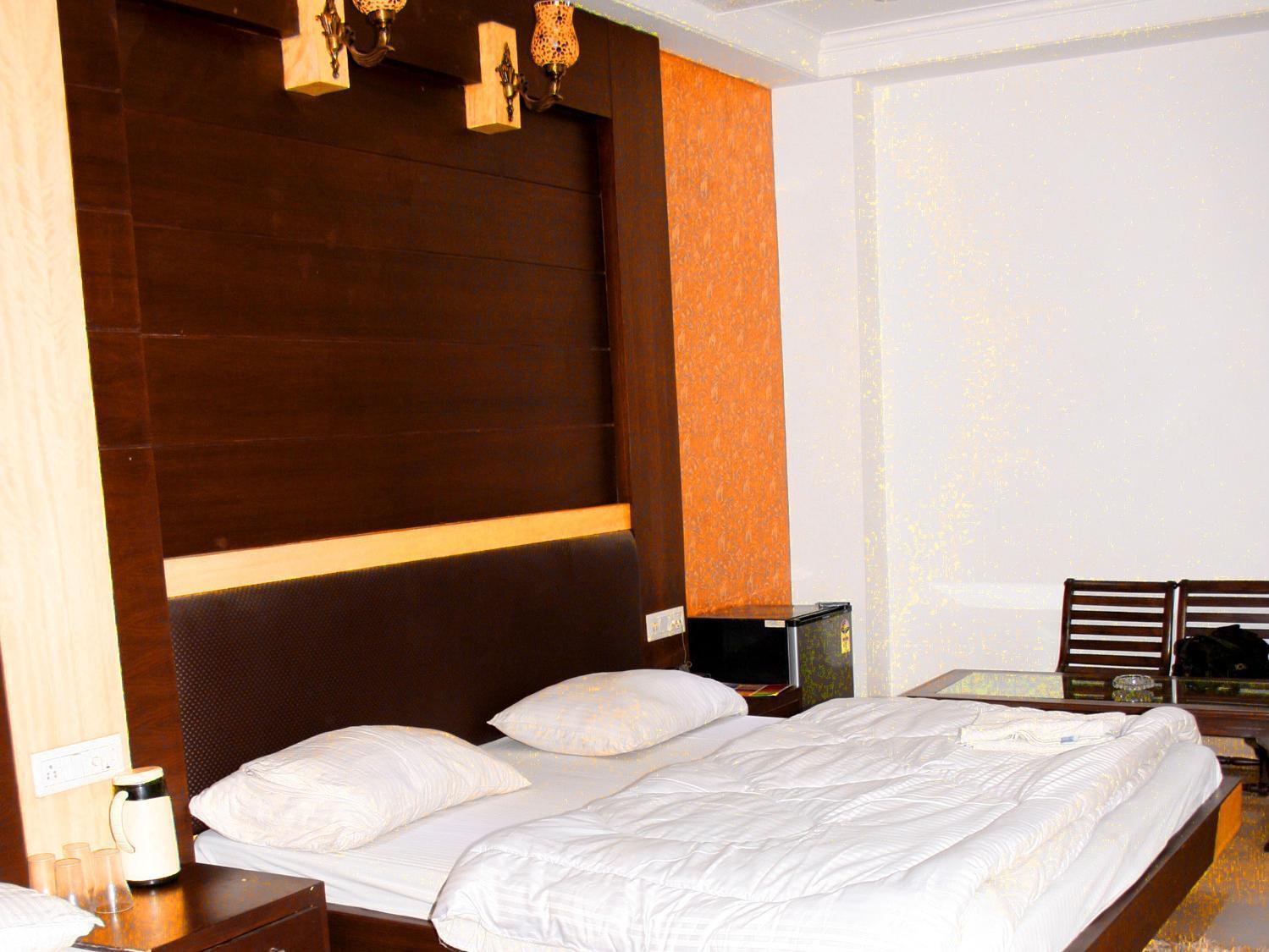 Capital O 6408 Hotel Delhi Heart New Delhi Exteriör bild