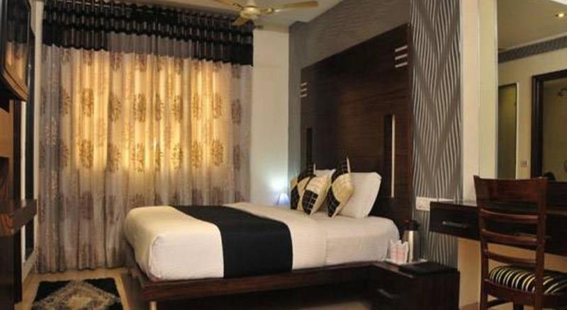 Capital O 6408 Hotel Delhi Heart New Delhi Exteriör bild