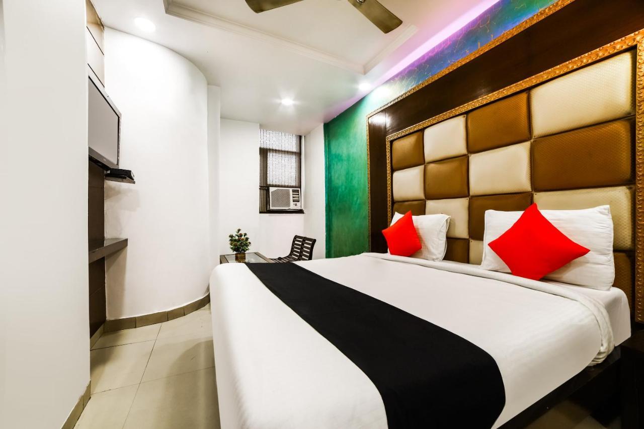 Capital O 6408 Hotel Delhi Heart New Delhi Exteriör bild