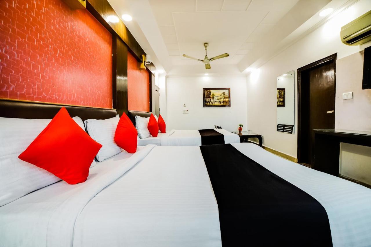 Capital O 6408 Hotel Delhi Heart New Delhi Exteriör bild